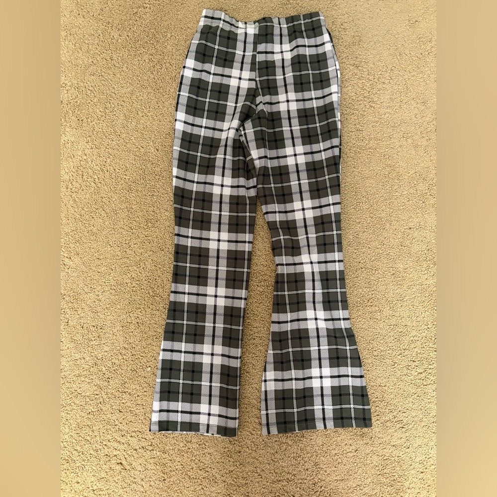 Chic Plaid Women's Leggings - Black, White, and Green